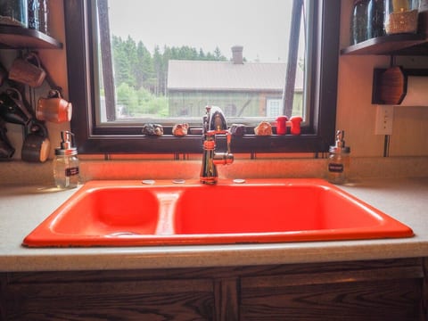 120-acre wilderness basecamp | sauna | sleeps 12
