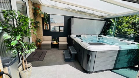 Luxury Vacation villa with Private Jacuzzi & Sauna image 2