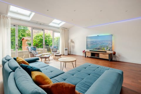 Luxury Vacation villa with Private Jacuzzi & Sauna image 4