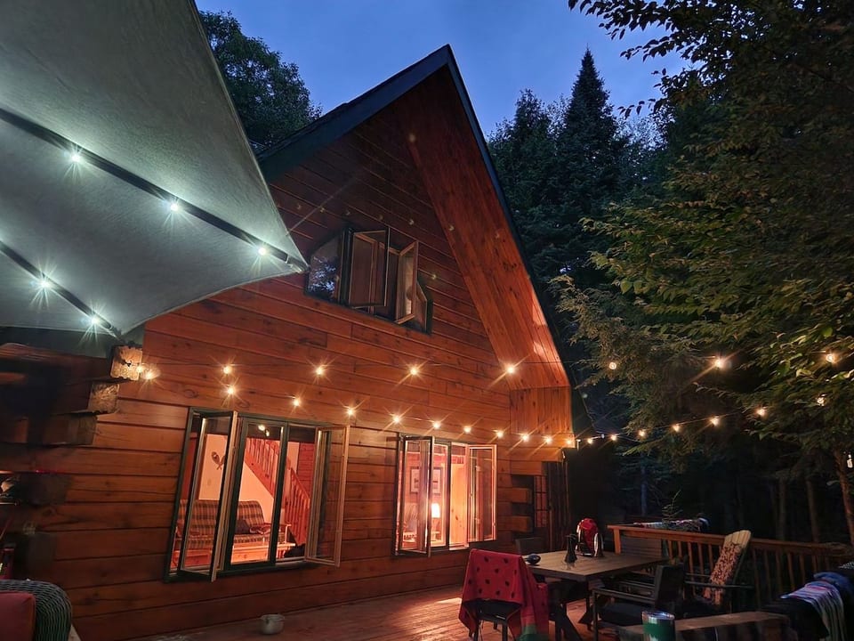 Kawagama Shoreline | Private Lakefront Retreat image 1
