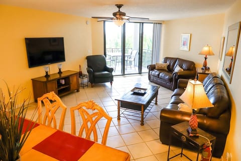 KW Luxury 2/2 Beachfront resort Tropical Oasis