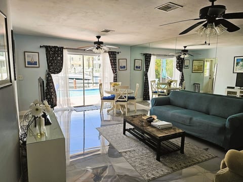 Lauderdale-by-the-Sea Waterfront Duplex, Sleeps 4, Pool