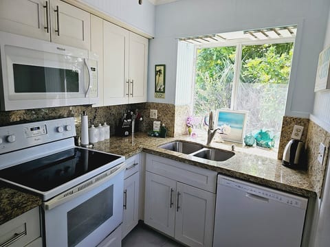 Lauderdale-by-the-Sea Waterfront Duplex, Sleeps 4, Pool