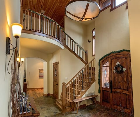 Private and expansive Entry Way 