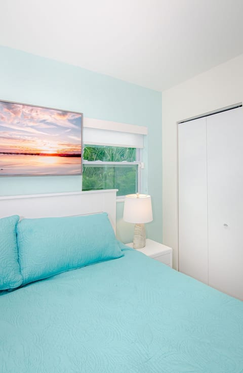 Private 2/2 Juno Cottage near beach bring boat