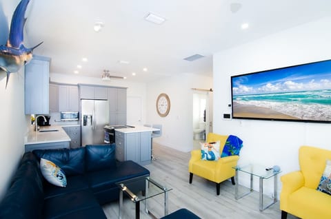 Private 2/2 Juno Cottage near beach bring boat