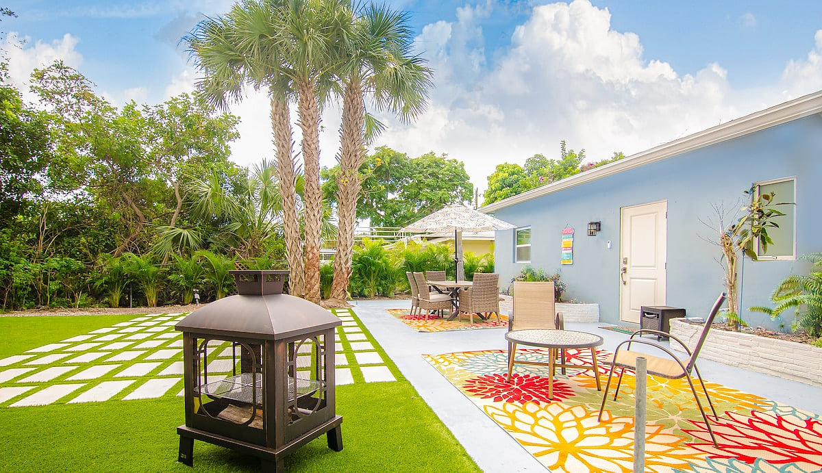Private 2/2 Juno Cottage near beach bring boat