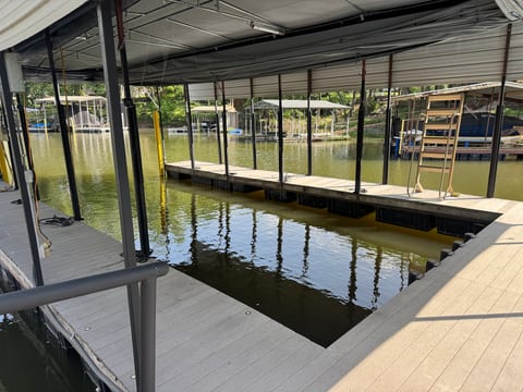 Duck Creek 4 Bedroom-3 Full Bath-3 King Bed- Boat Ramp - Sleeps 20