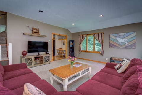 Magic Circle home-Private Hot Tub, Fire pit+ more!