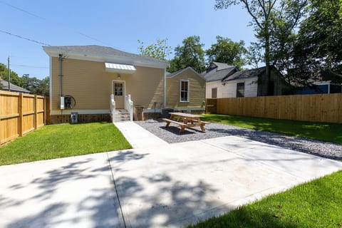 Elmira in Oakleigh Garden