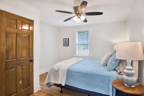Oakleigh's Little Cottage