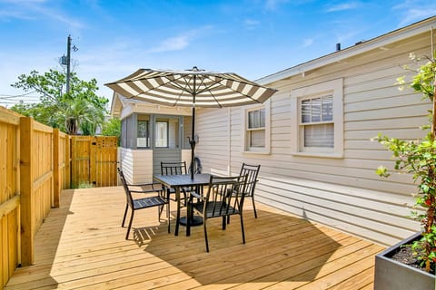 The Downtown Pearl Retreat