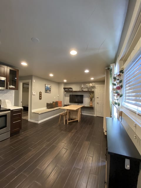 Cozy Duplex in a convenient location by Cherry Creek, Virginia Village, Glendale