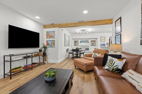 Cozy Arlington Bungalow 4/Mins to AT&T Stadium