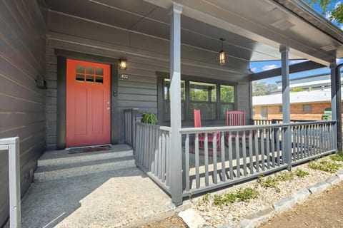 Cozy Arlington Bungalow 4/Mins to AT&T Stadium