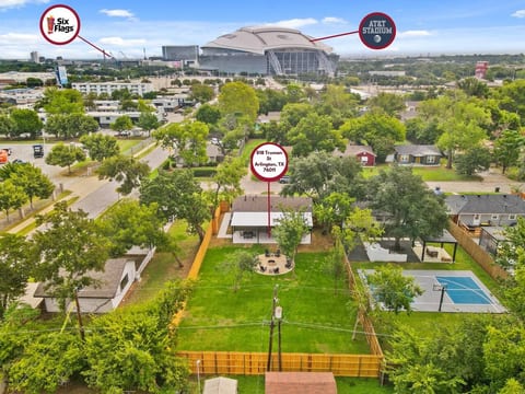 Arlington Retreat Walk to AT&T Stadium + GlobeLife