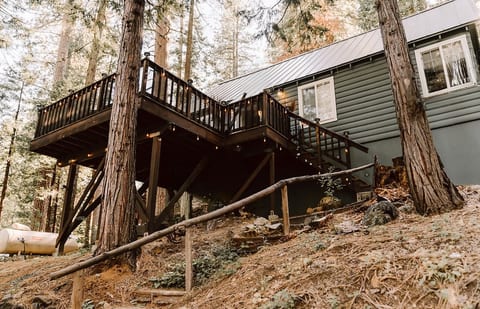 Cozy Cabin with Arcade Loft image 1