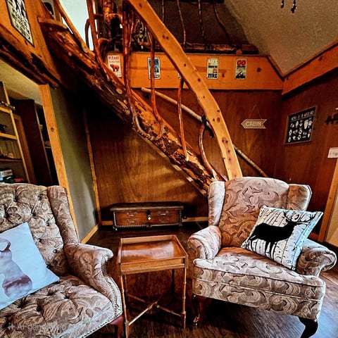 Cozy Cabin with Arcade Loft image 4