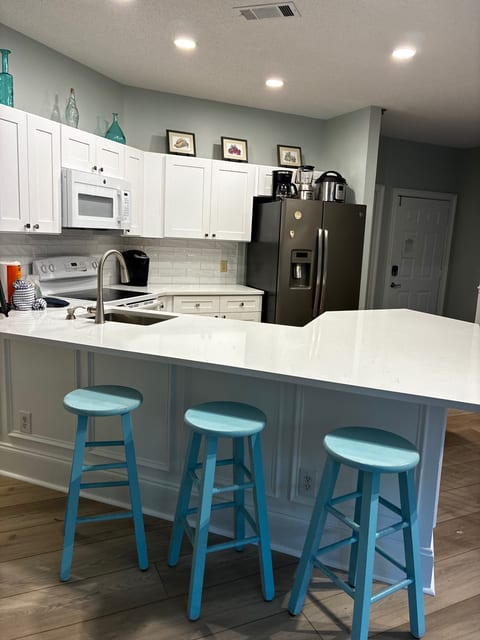 Just renovated kitchen!!