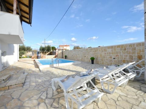 Ariana privater Pool - Agentur TA Leut