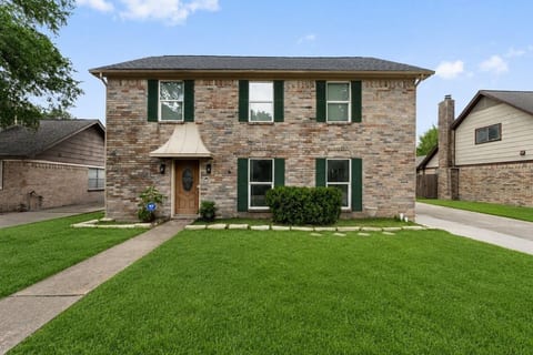 Fully Furnished 4BR Home | Nurses & Corporate image 1
