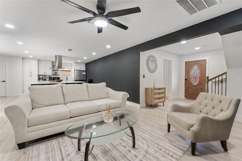 Fully Furnished 4BR Home | Nurses & Corporate image 2