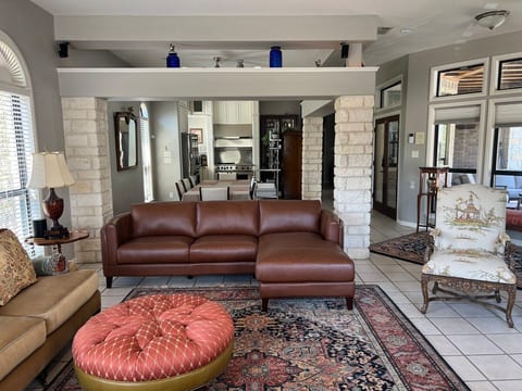 Exclusive Waterfront Estate on Private Peninsula image 6