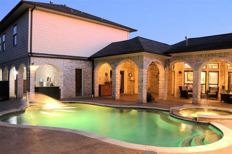 Private Waterfront Guesthouse on Peninsula image 3