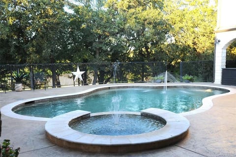 Private Waterfront Guesthouse on Peninsula image 4