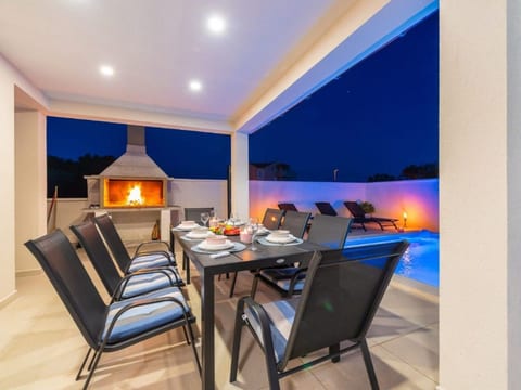 Villa mit beheiztem Pool Privlaka - TA Leut Agency