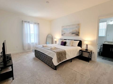 15 min from Parks, Lake Nona, MCO & USTA| 3BR Home image 8