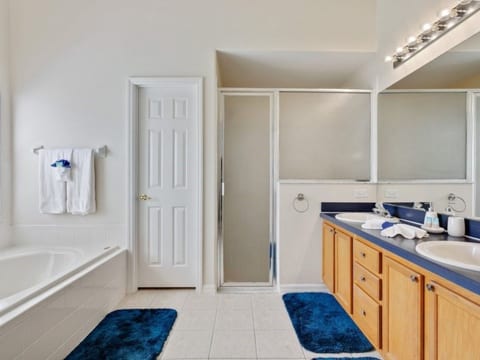 Entspannende Familienvilla mit privatem Pool und Spa. Große Lanai mit reichlich