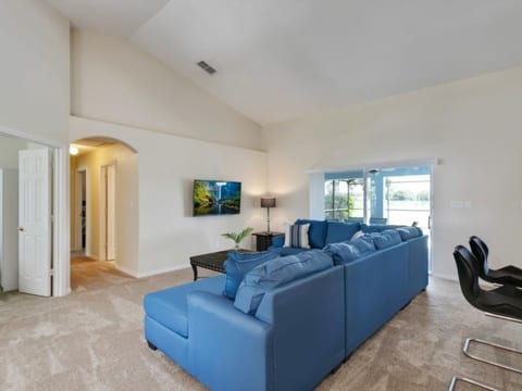 Entspannende Familienvilla mit privatem Pool und Spa. Große Lanai mit reichlich