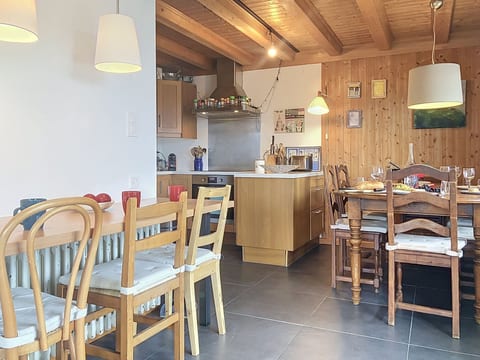 Kitchen / Dining Room