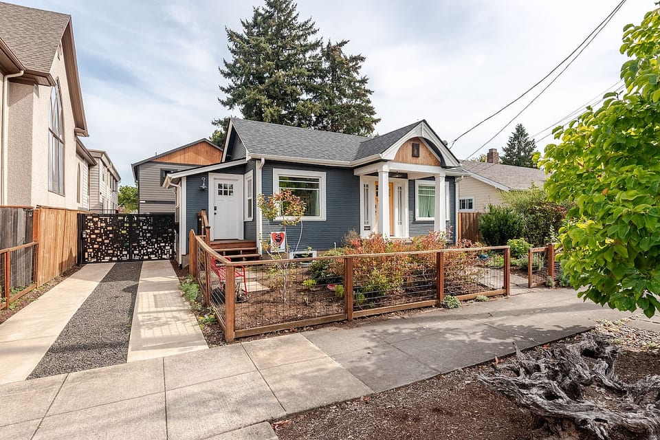 Urban Fern Bungalow ~ steps to shops/MAX/food! image 12
