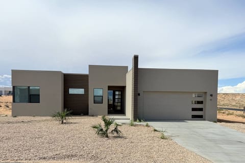 Modern Family Home at Lake Powell-Hot Tub-2 Kings