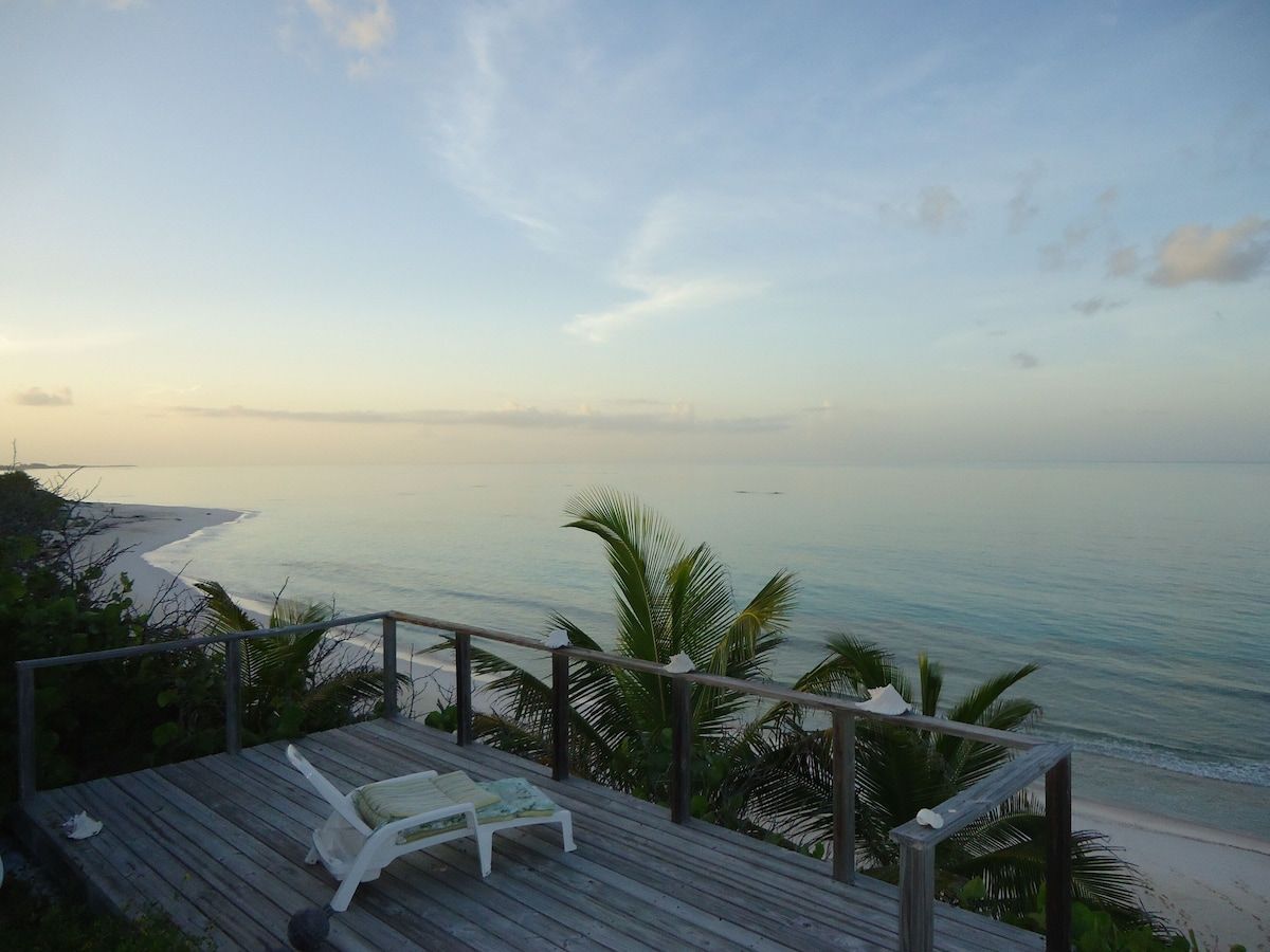 Oceanfront Glass House on Deserted Pink Sand Beach-directly on beach!