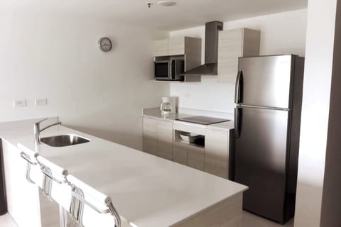 Kitchen and Bar / Kitchen and Bar
