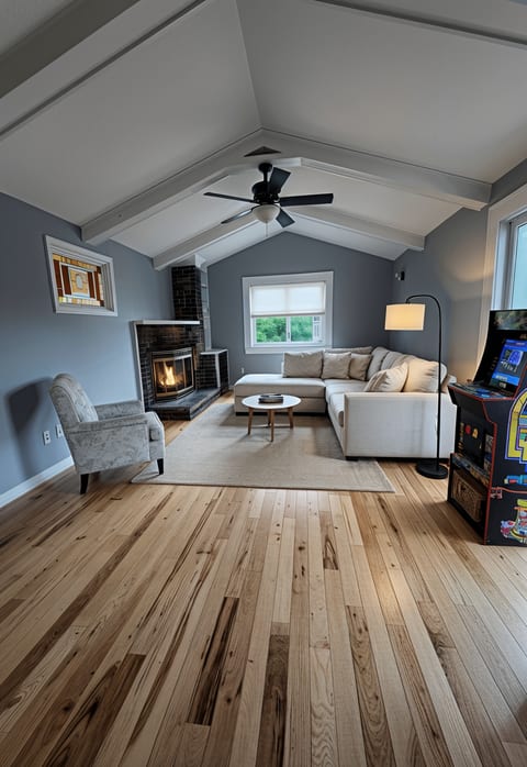 Additional living/entertainment room. offers a second private area.