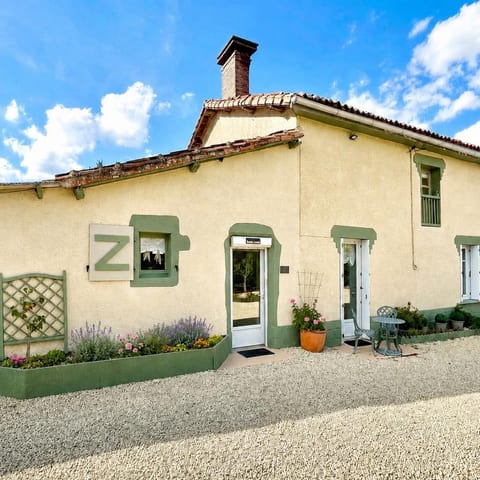 Le Coin Caché at Le Peu