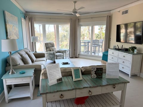 #111 Ocean/Pool Views/Sofa Bed Sleeps 4/1st Floor image 3