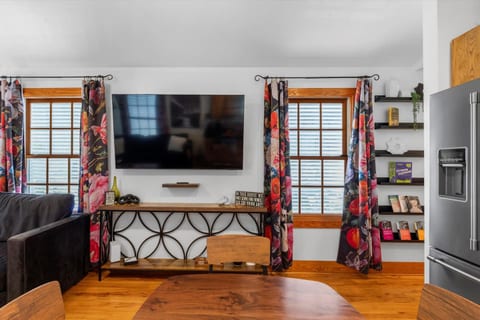Casa Mamisa - 2 Bedroom Home in Old Town