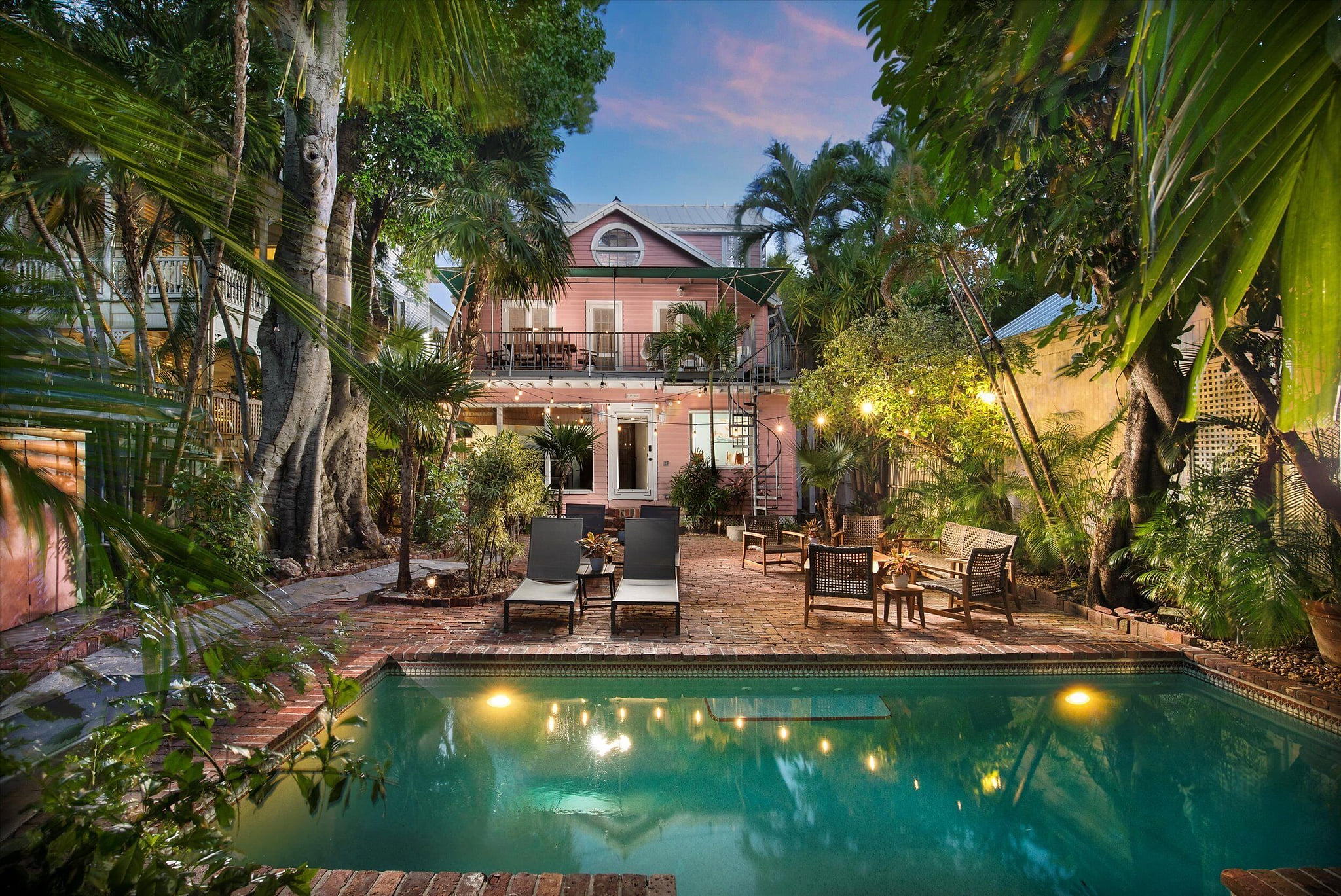 William Skelton Home - Sleeps 16 just off Duval St