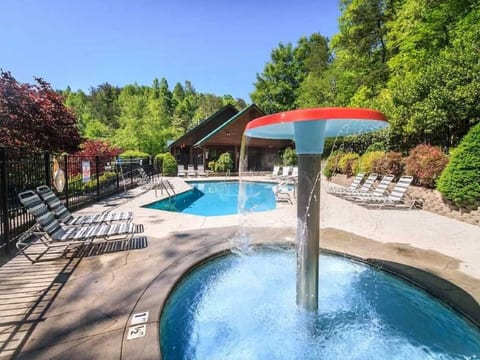NEW-Luxury Cabin Near Town w/ Pool & Hot Tub