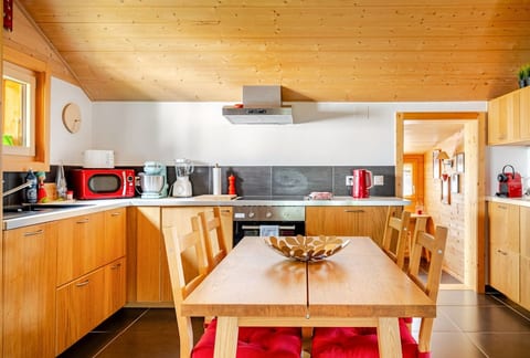 Cozy chalet with views of the Alps, near Villars