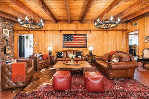 Johnny Cash's Ranch  living room