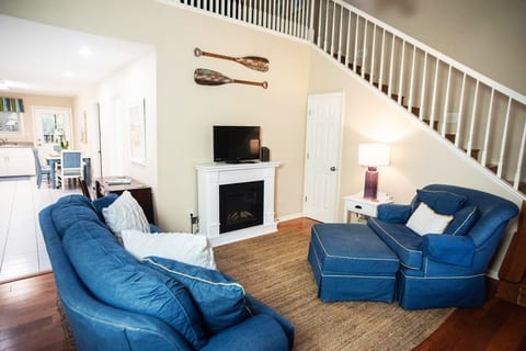 Cozy Living area with streaming TV, fireplace & comfortable seating.