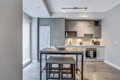 Executive Downtown 1BR | Prime Location