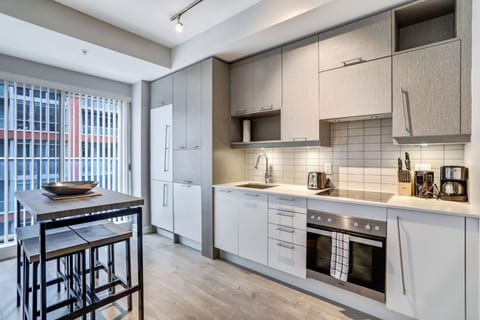Executive Downtown 1BR | Prime Location