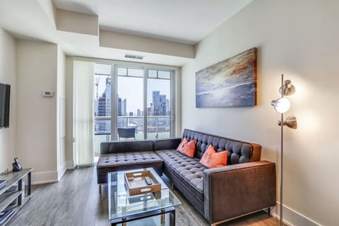 Luxury 2BR/2BA | High Floor at 300 Front St W